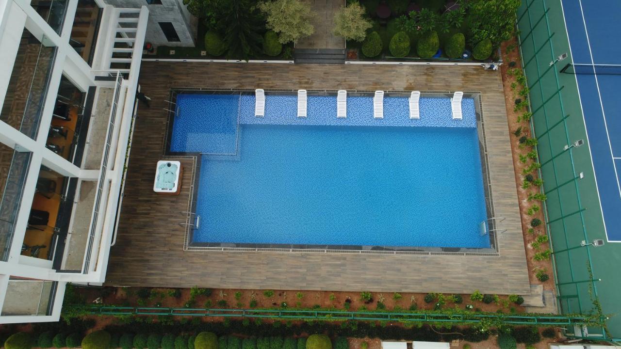 Vrr Astoria Hotel & Convention Center Bangalore Exterior foto