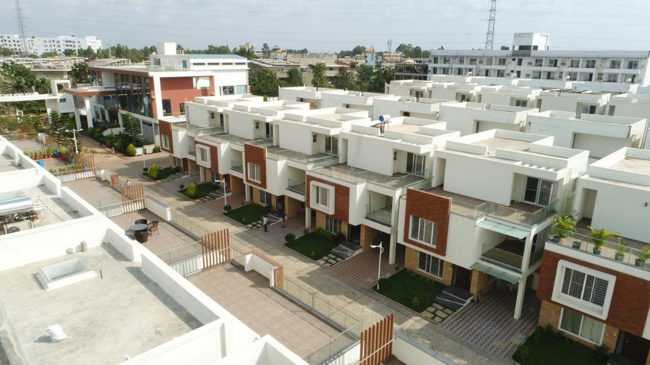 Vrr Astoria Hotel & Convention Center Bangalore Exterior foto
