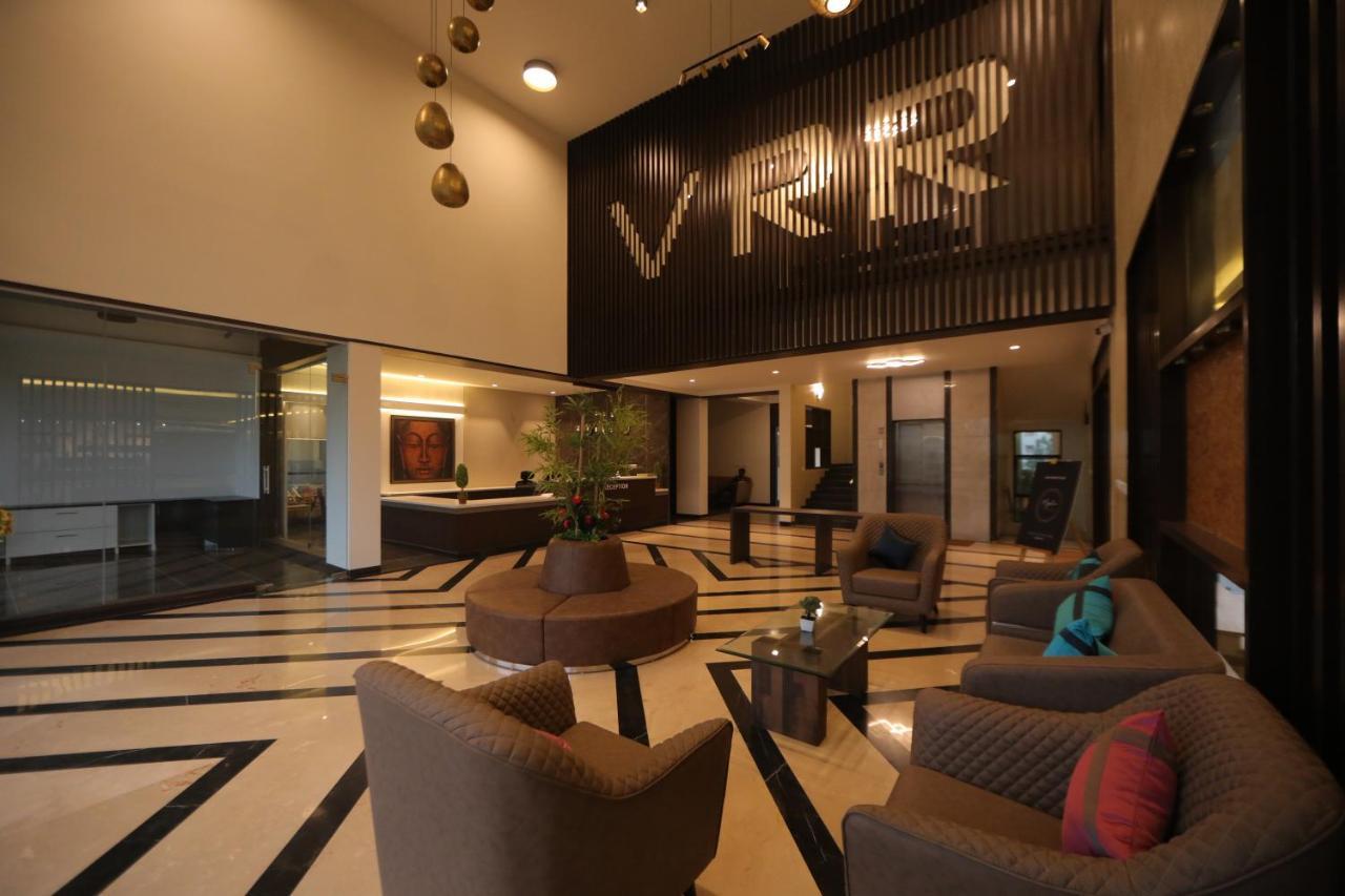 Vrr Astoria Hotel & Convention Center Bangalore Exterior foto