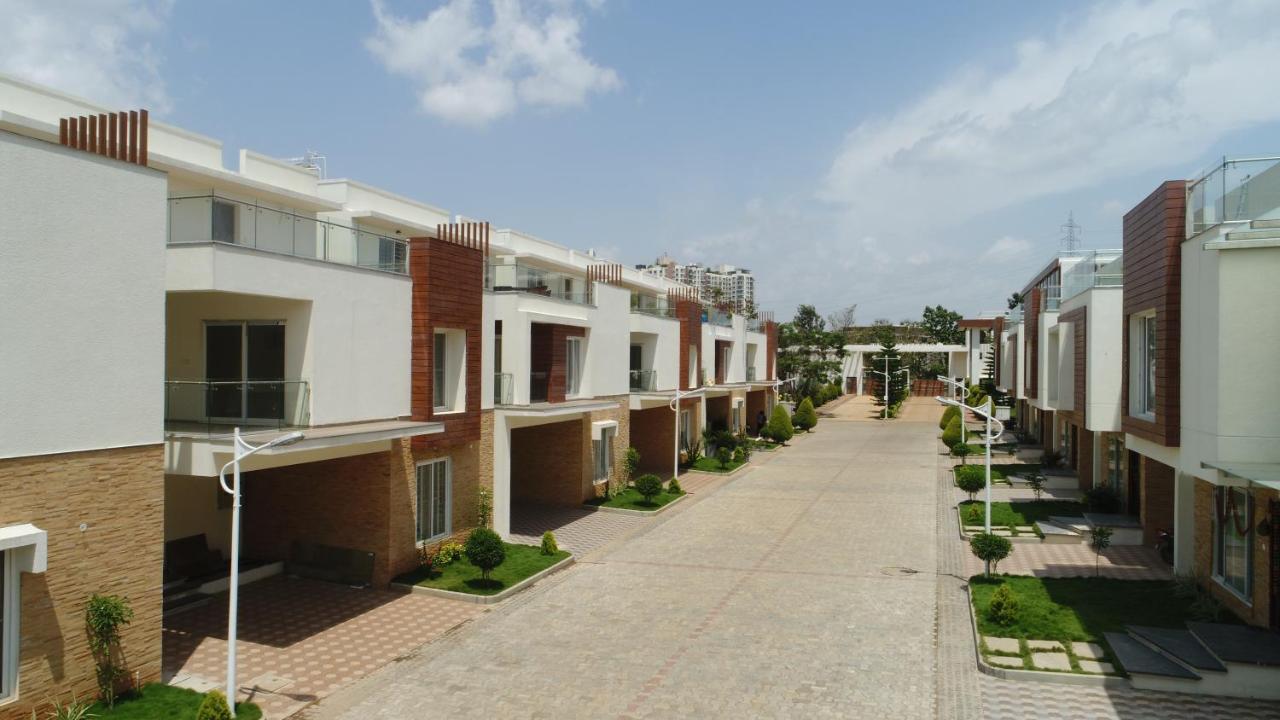 Vrr Astoria Hotel & Convention Center Bangalore Exterior foto